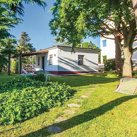 Holiday home 2 Bedroom Pet Friendly In