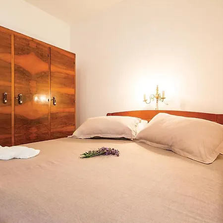 2 Bedroom Pet Friendly In Holiday home Medulin