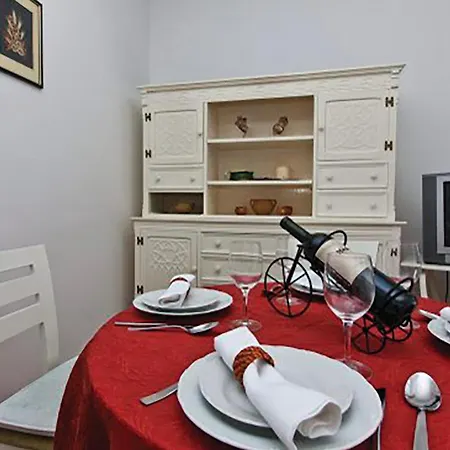 2 Bedroom Pet Friendly In *